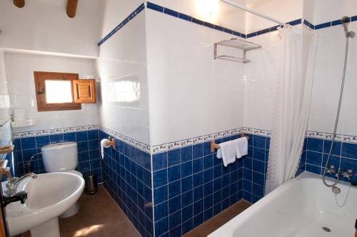 cortijo_house_bathroom