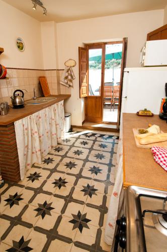 cortijo_kitchen2